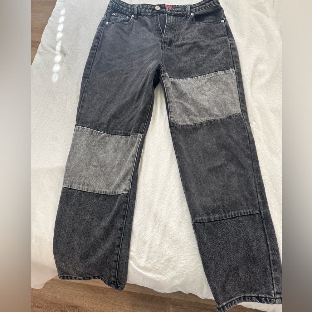 Signature8 Black Denim Jeans with Red Label